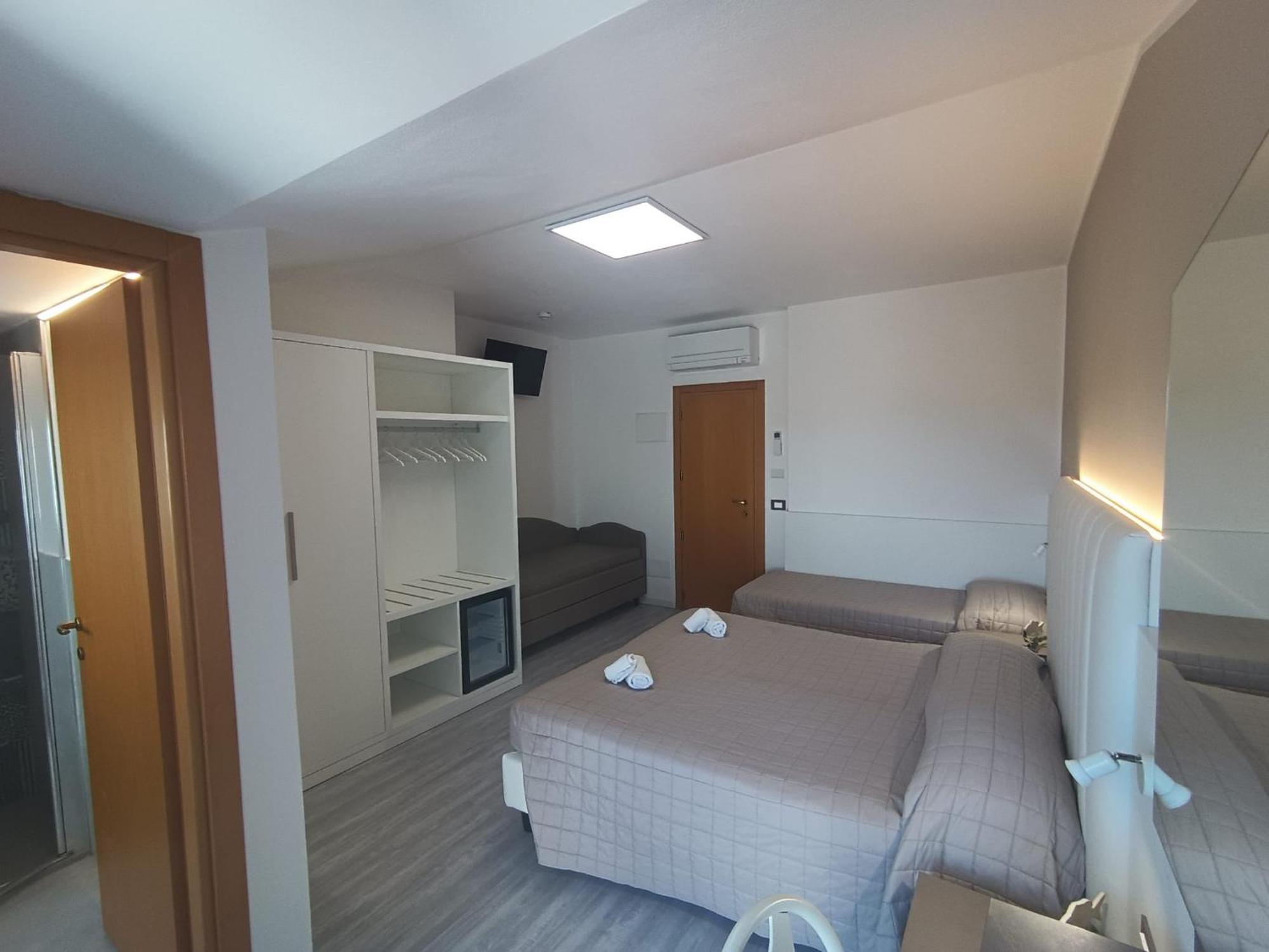 Hotel Cannes Bellaria-Igea Marina Esterno foto