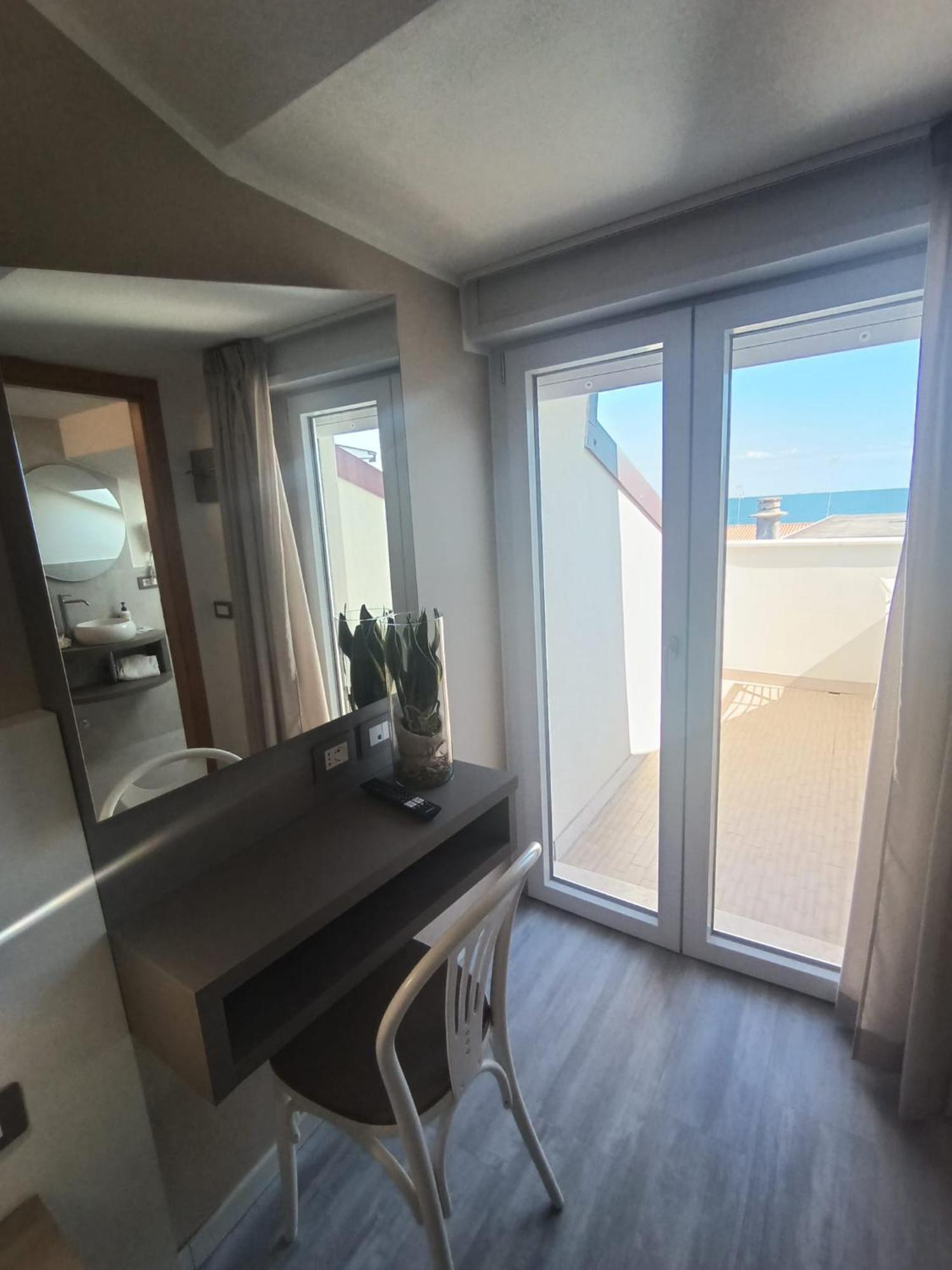 Hotel Cannes Bellaria-Igea Marina Esterno foto
