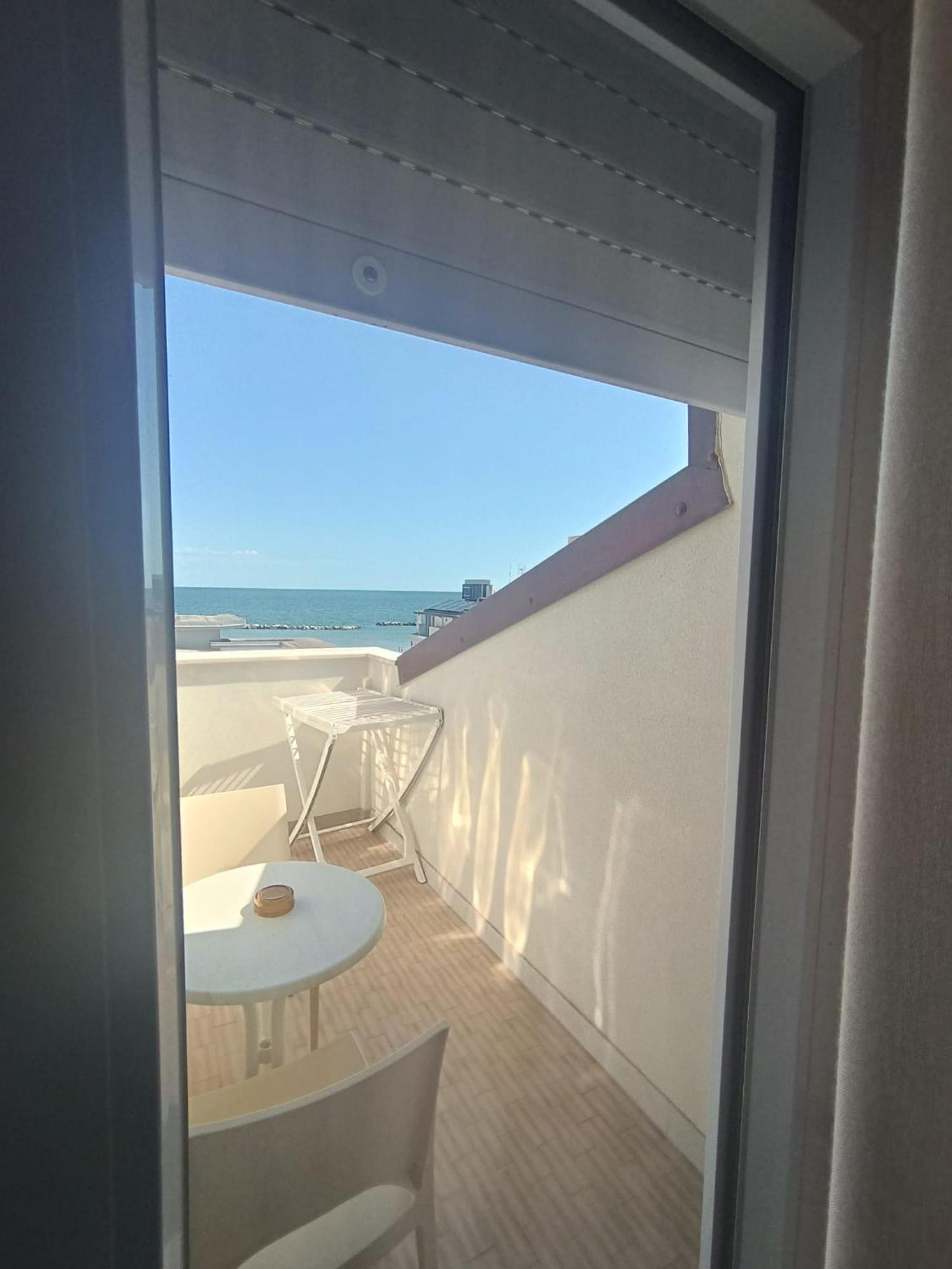 Hotel Cannes Bellaria-Igea Marina Esterno foto