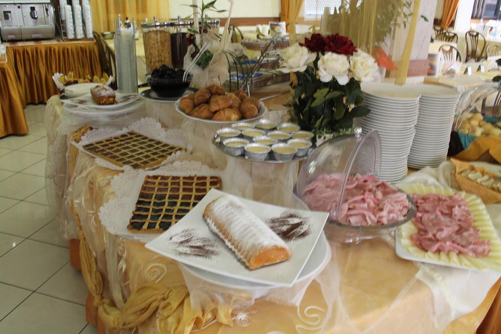 Hotel Cannes Bellaria-Igea Marina Esterno foto
