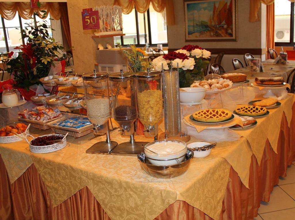 Hotel Cannes Bellaria-Igea Marina Esterno foto