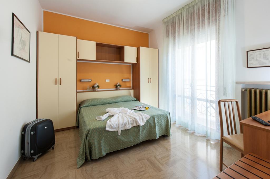 Hotel Cannes Bellaria-Igea Marina Esterno foto