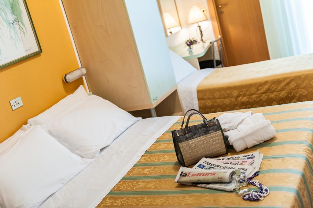 Hotel Cannes Bellaria-Igea Marina Esterno foto