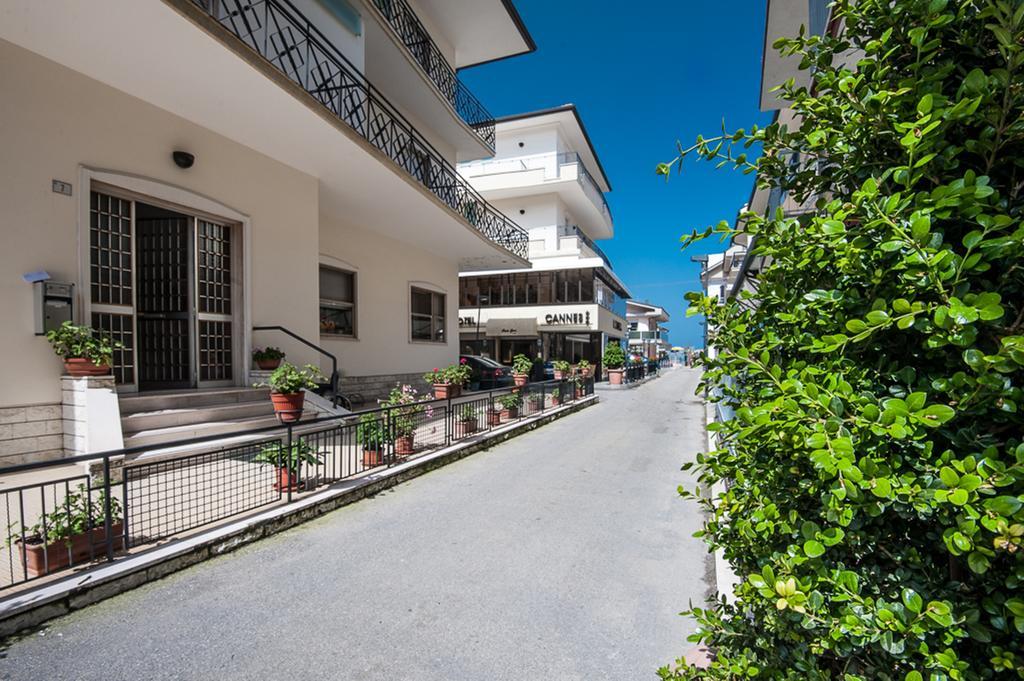 Hotel Cannes Bellaria-Igea Marina Esterno foto