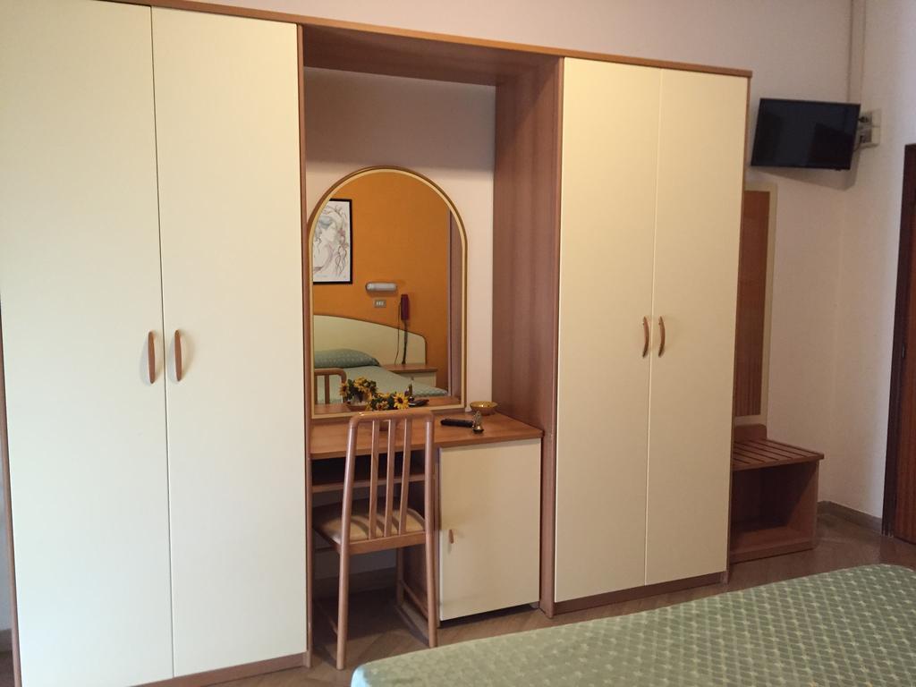Hotel Cannes Bellaria-Igea Marina Esterno foto