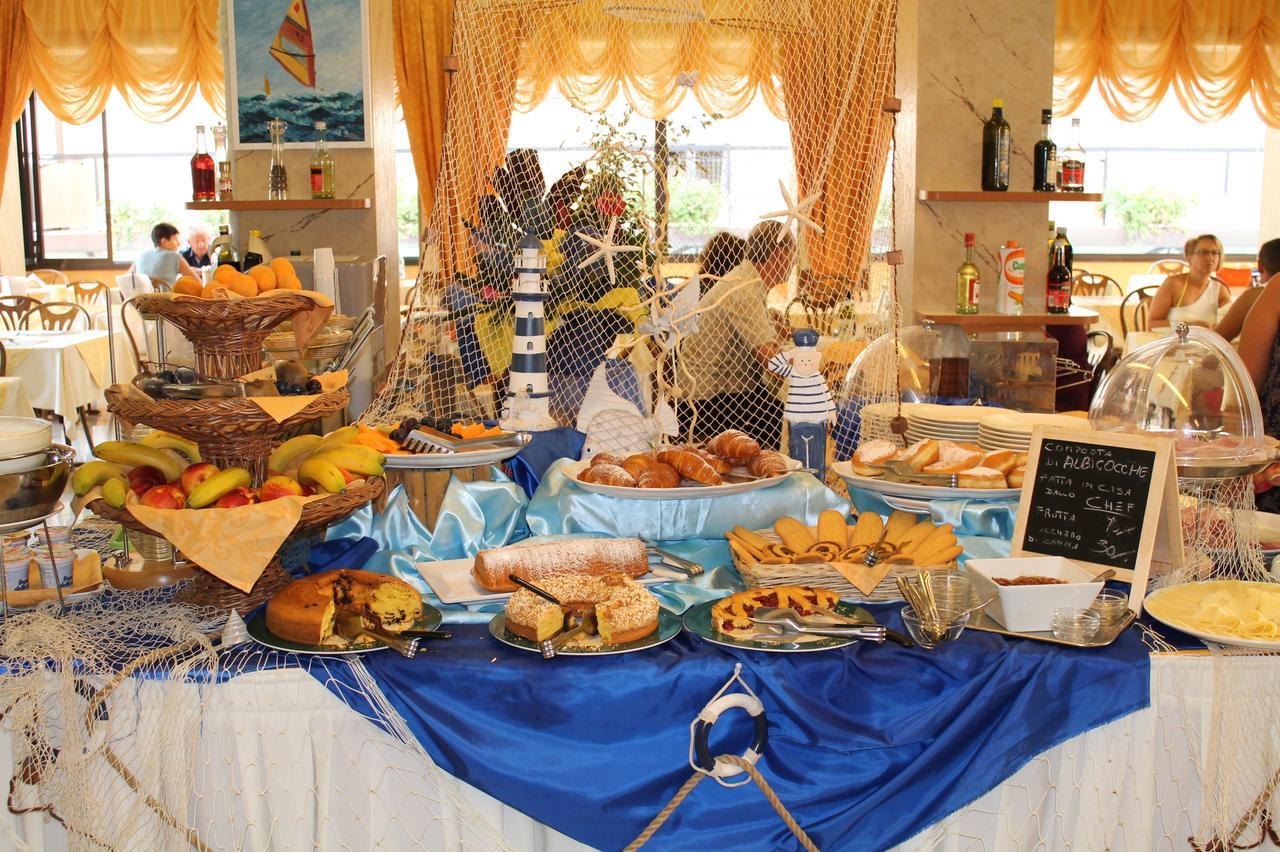 Hotel Cannes Bellaria-Igea Marina Esterno foto