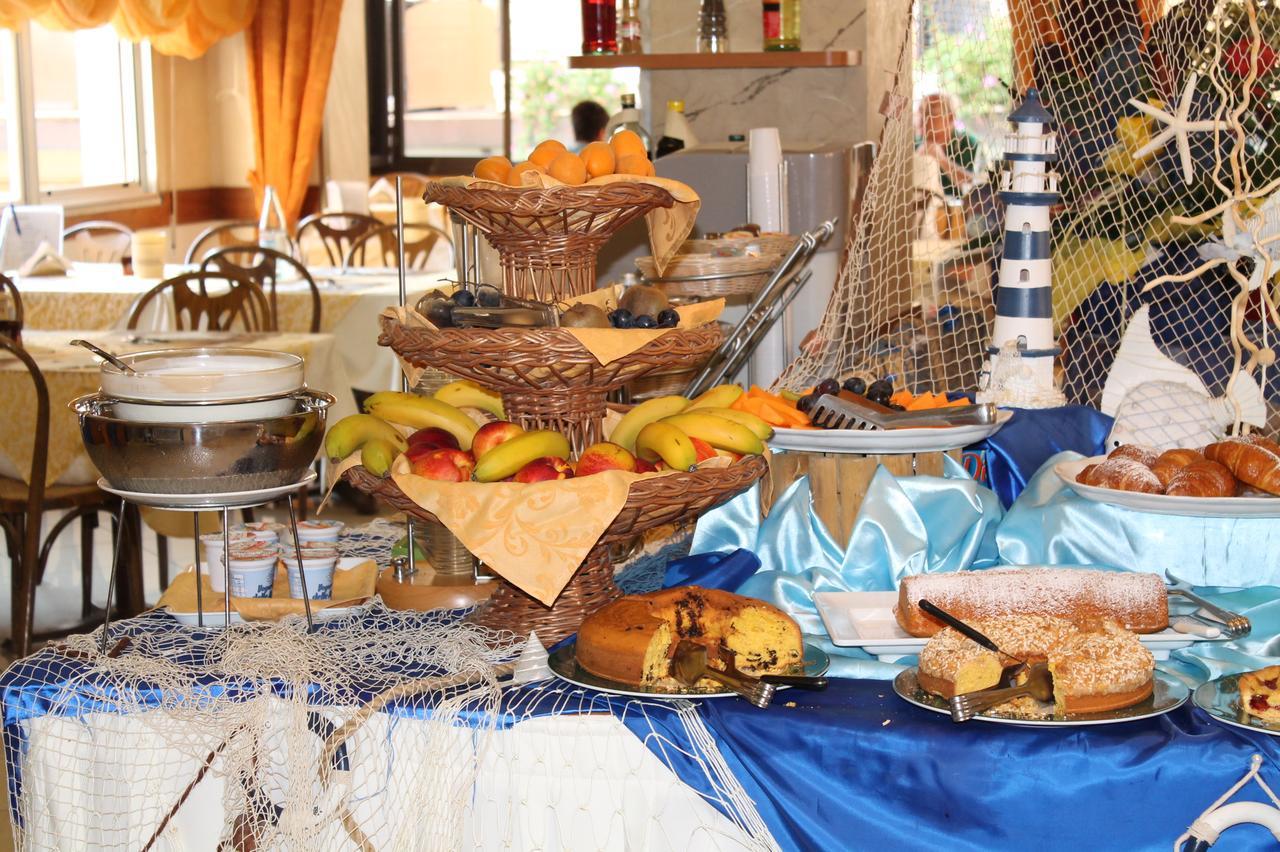 Hotel Cannes Bellaria-Igea Marina Esterno foto